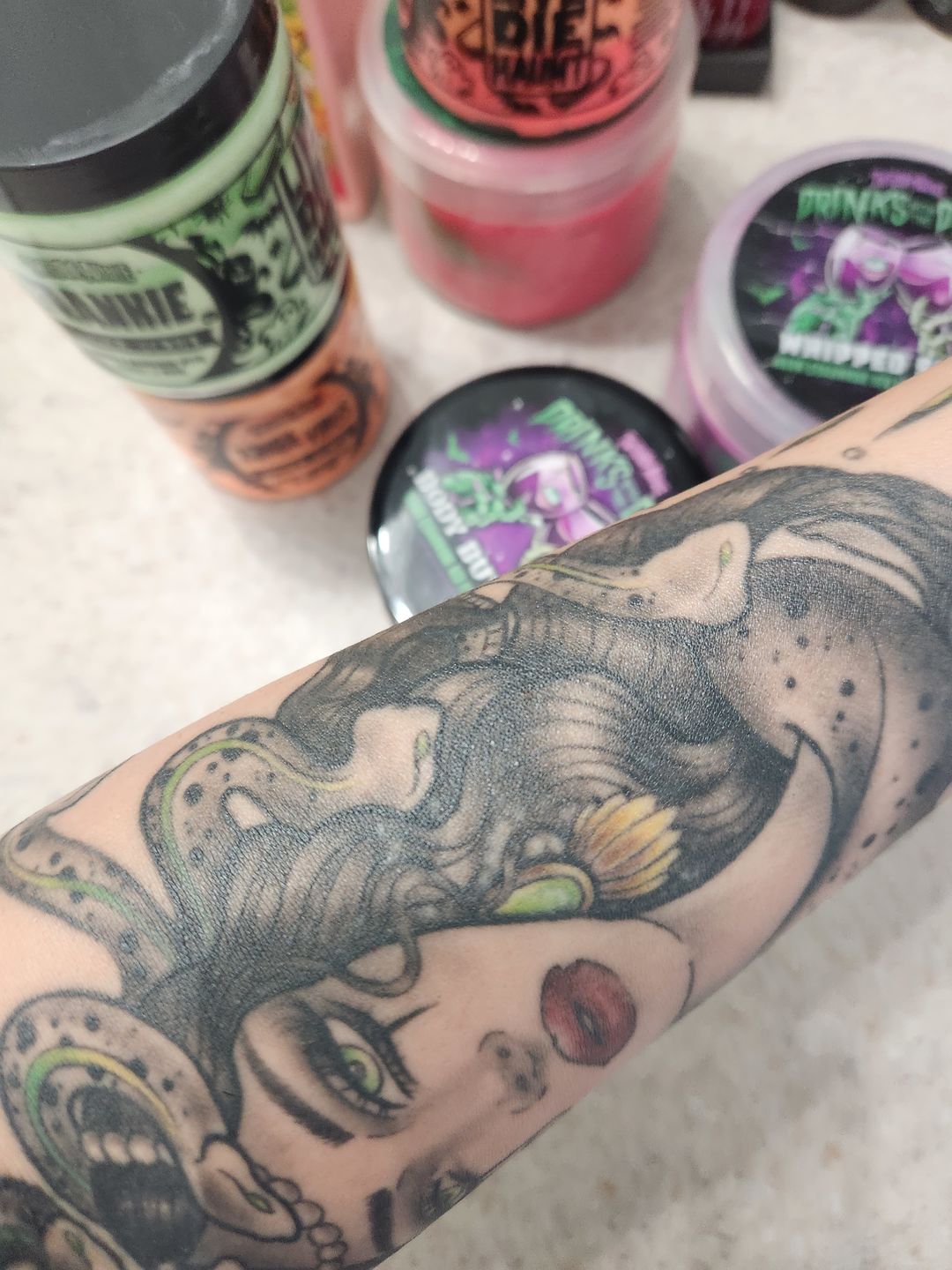 Customer photo review of Drinks with the Dead body butter (Cedarwood, red fruits & berries)