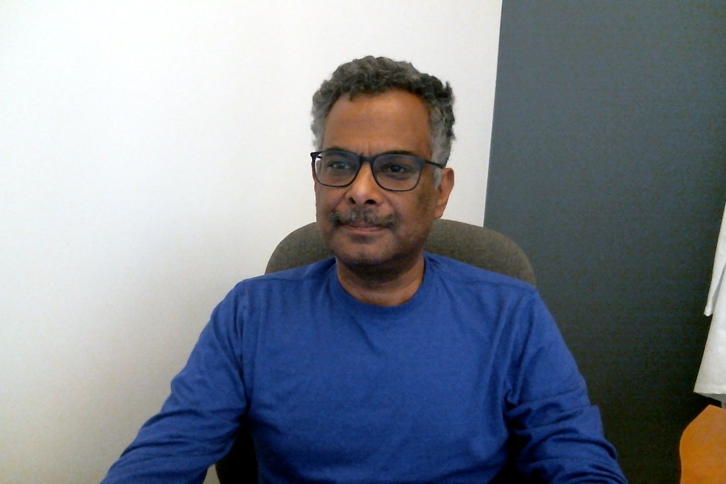 Customer photo review of Men's Bamboo Viscose/Organic Cotton Long Sleeve T-Shirt