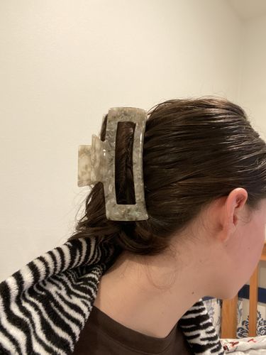 Customer photo review of XL Dreamy Claw Clip