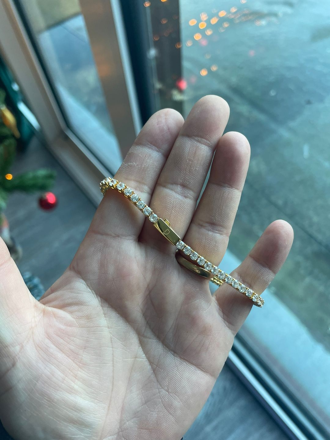 Customer photo review of TENNISBOY. - 3MM 18K GOLD