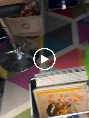 Customer video review of Odyssey KLP2BLU, KROM Series Blue Stackable Record / Utility Case for 70 12in Vinyl Records And LPs