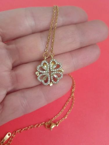 Customer photo review of Clover Hearts Necklace Rose Box Set in 18K Gold Plating