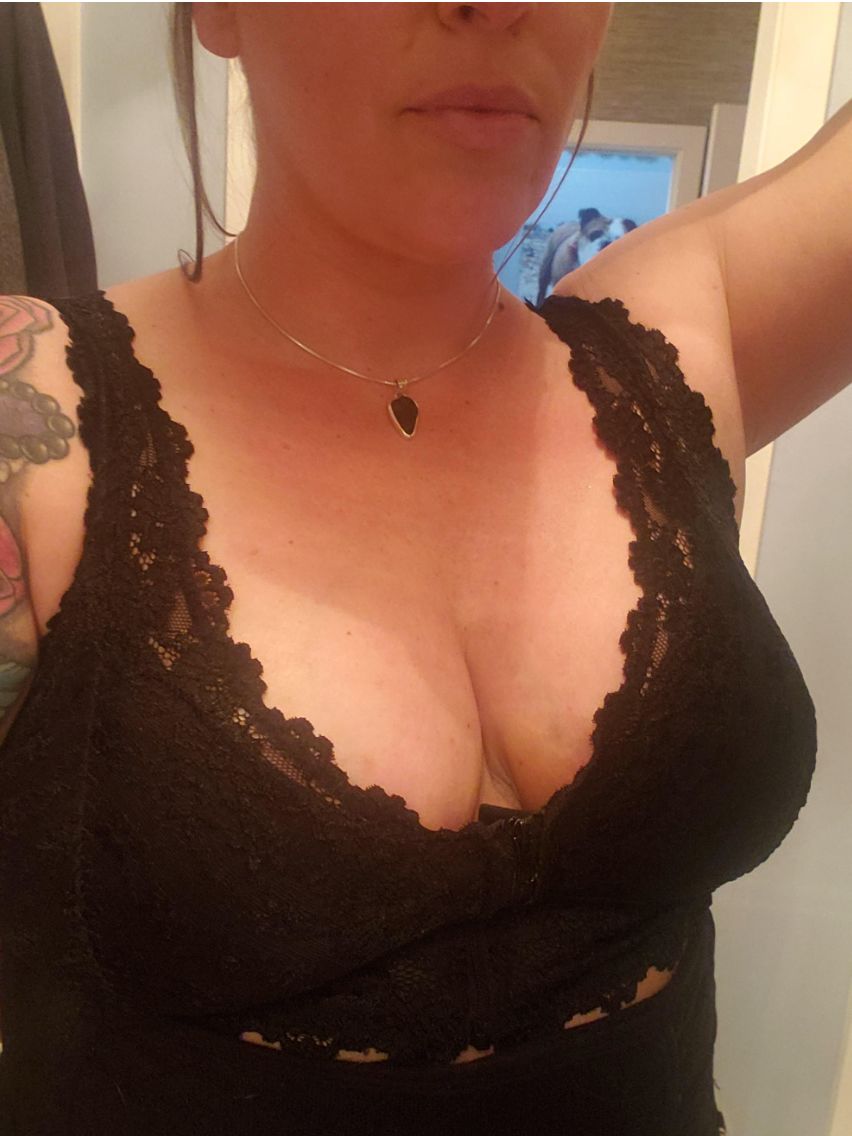 Customer photo review of Soutien-gorge sans armatures en dentelle zip à l'avant
