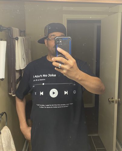 Customer photo review of Your Favorite Song T-Shirt Music Player