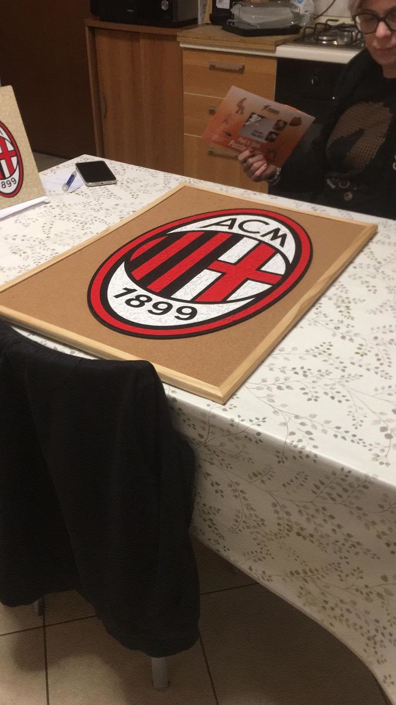 Customer photo review of Logo Milan® - Puzzle di Legno Ufficiale