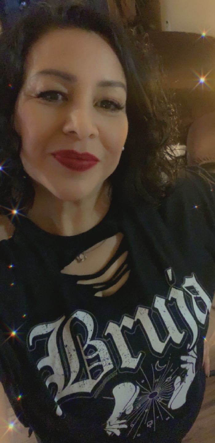Customer photo review of Bruja Vintage Chingona T-Shirt