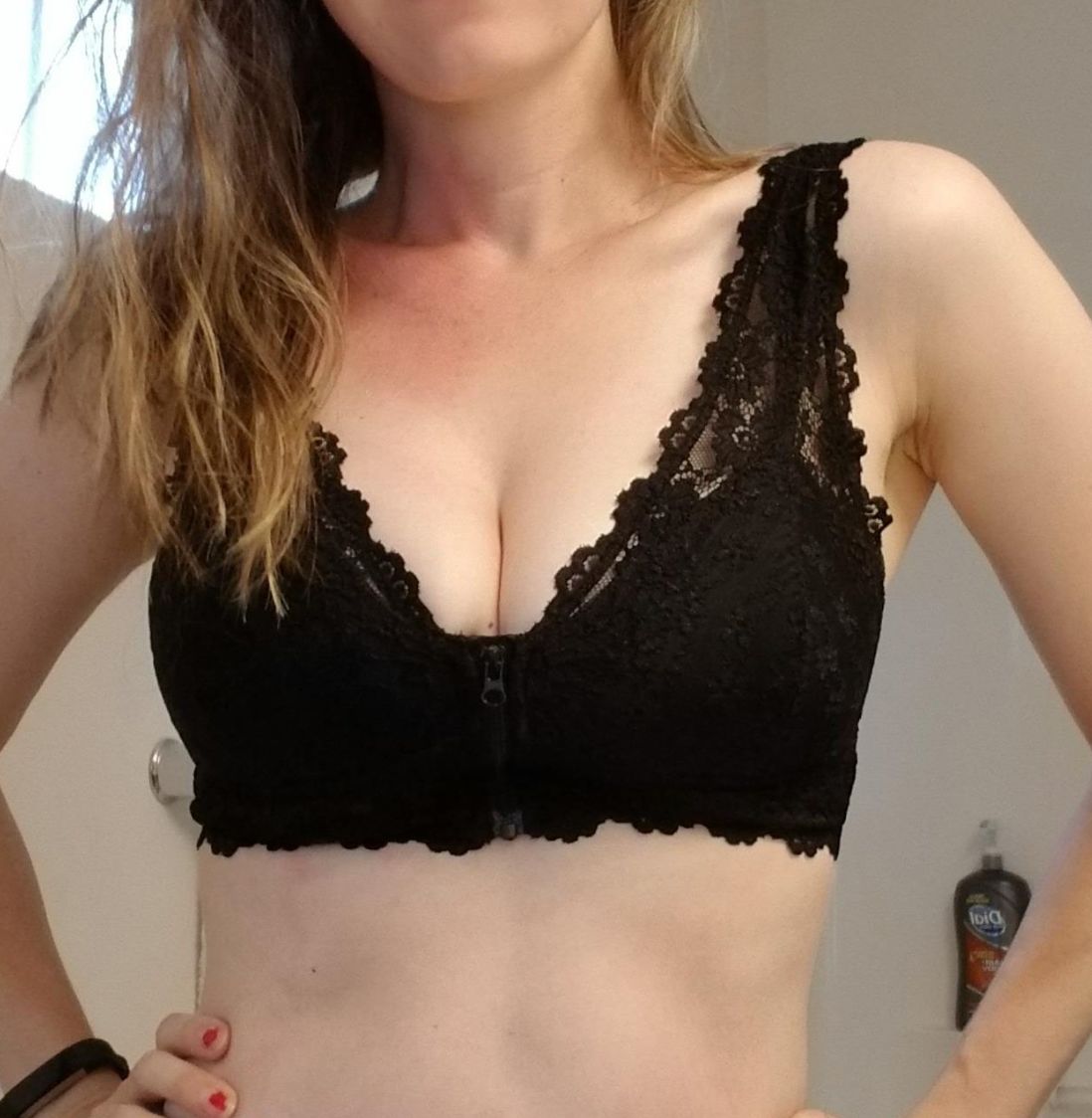 Customer photo review of Soutien-gorge sans armatures en dentelle zip à l'avant