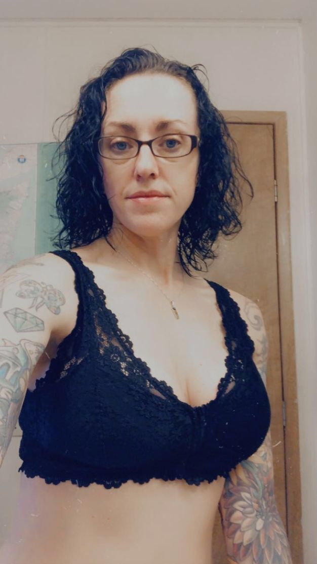 Customer photo review of Soutien-gorge sans armatures en dentelle zip à l'avant