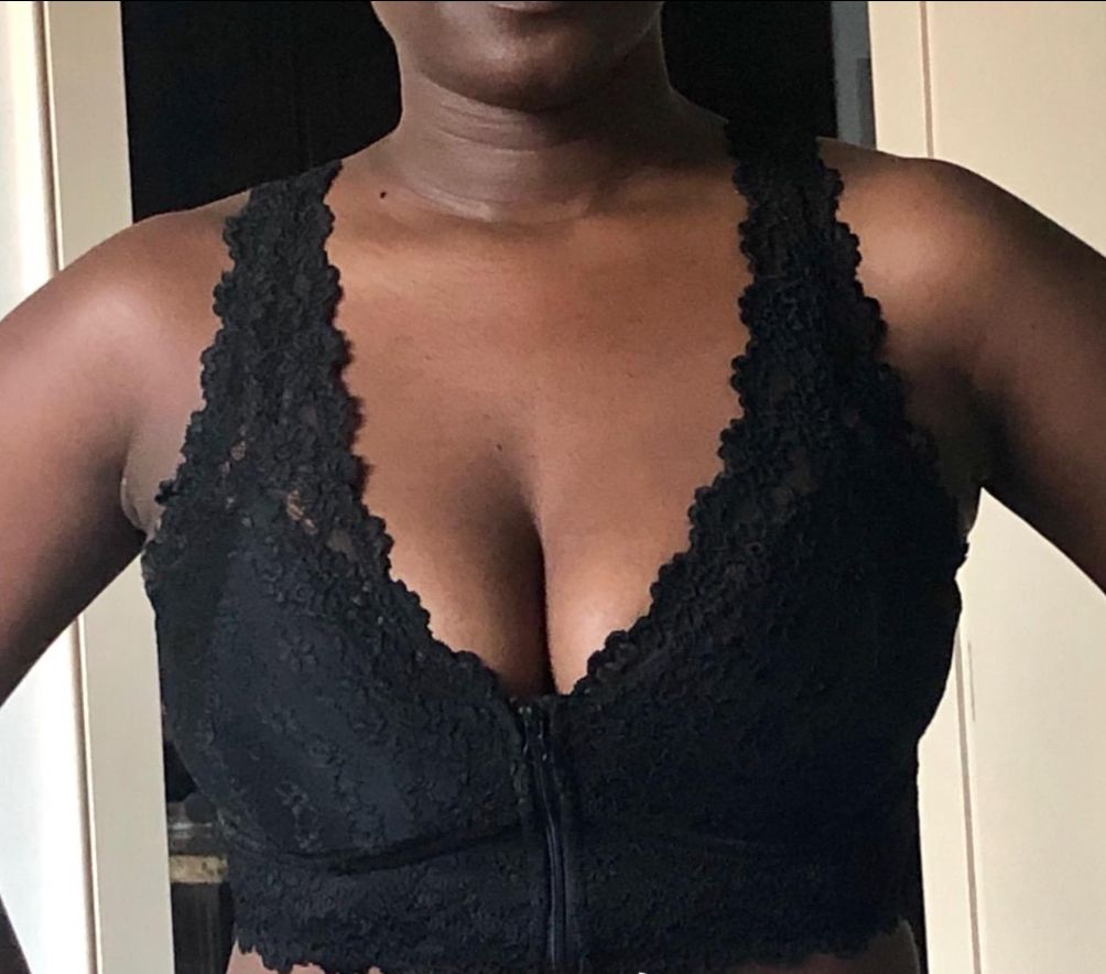 Customer photo review of Soutien-gorge sans armatures en dentelle zip à l'avant