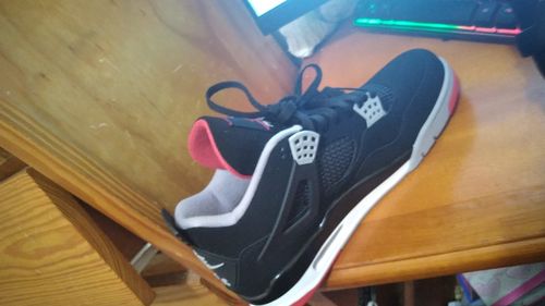 Customer photo review of Jordan 4 Retro Bred (2019)