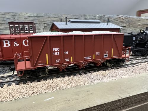 Customer photo review of Walthers 920-106022 40' Ortner 100-Ton Open Aggregate Hopper - Ready to Run -- Florida East Coast #15216, HO
