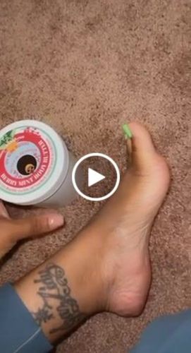 Customer video review of Berry Mint Body Butter