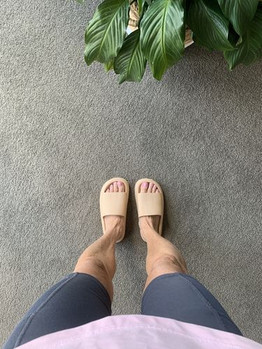 Customer photo review of The Cushy Slides™