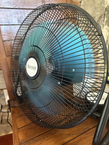 Customer photo review of Rechargeable Fan Black - 3 to 5 Hours Operating time