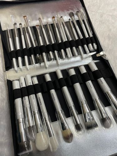 Customer photo review of Master Brush Set With Folder - 25 PCS