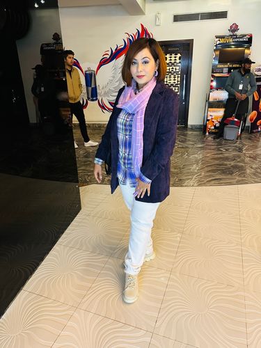 Customer photo review of White Paper Bag Jeans