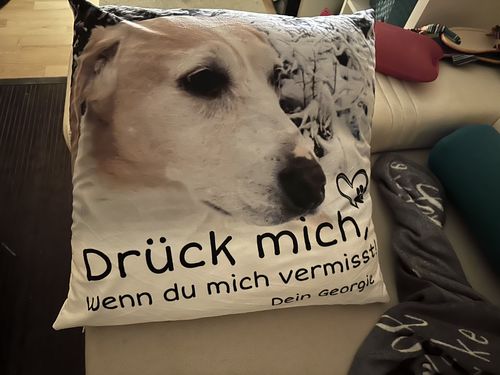 Customer photo review of Drück mich, wenn du mich vermisst - Individuelles Kissen