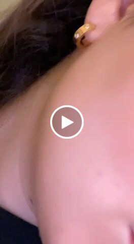 Customer video review of Arianna Ohrstecker | 18K vergoldet
