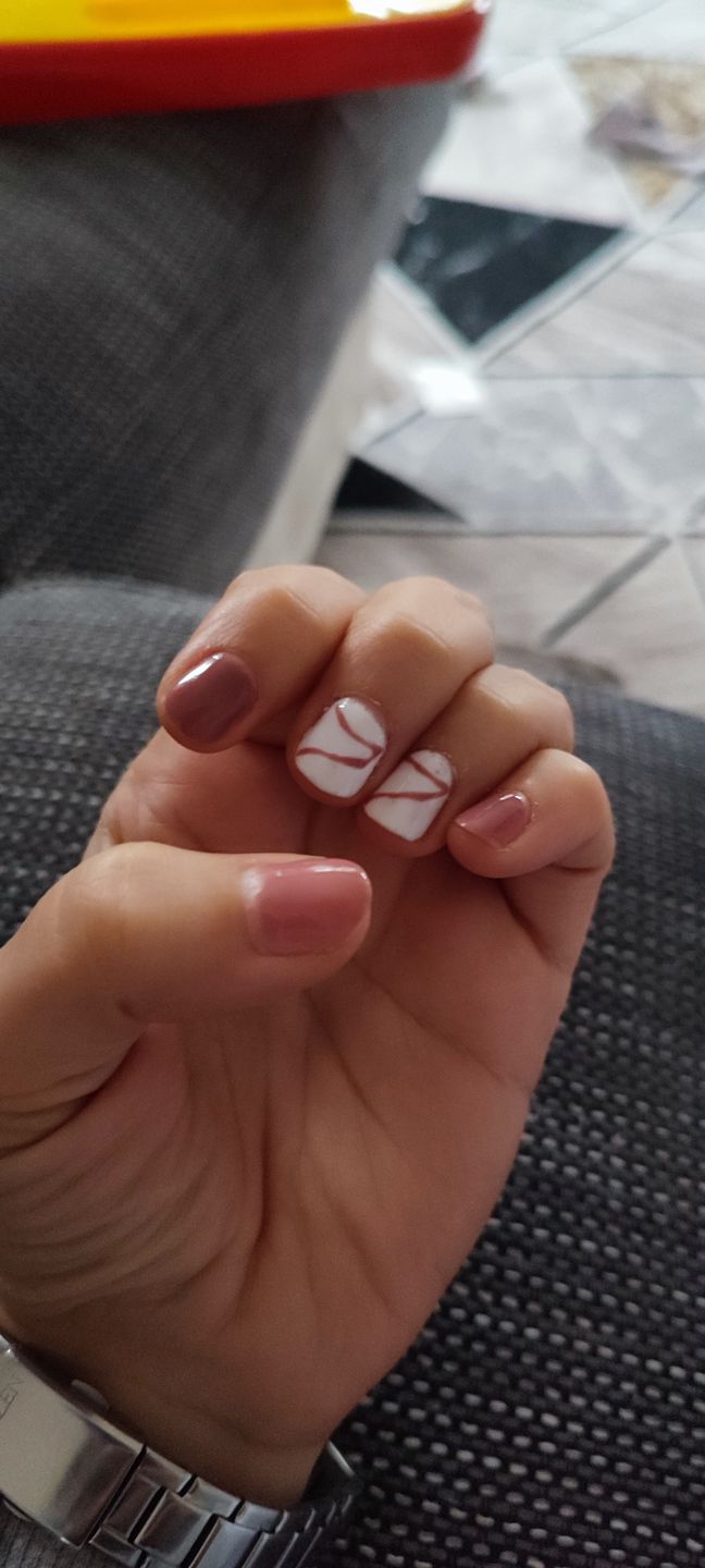Customer photo review of LCI Combo Pack: Base Coat 10 ml + Top Coat 10 ml