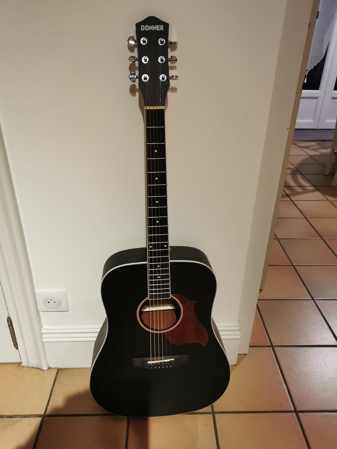 Customer photo review of Donner DAG-1CB Guitare Acoustique 4/4 Guitare Folk 41 Pouces