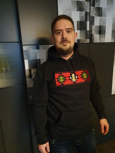 Customer photo review of Плътна унисекс блуза с качулка бродирана с шевица "Род"