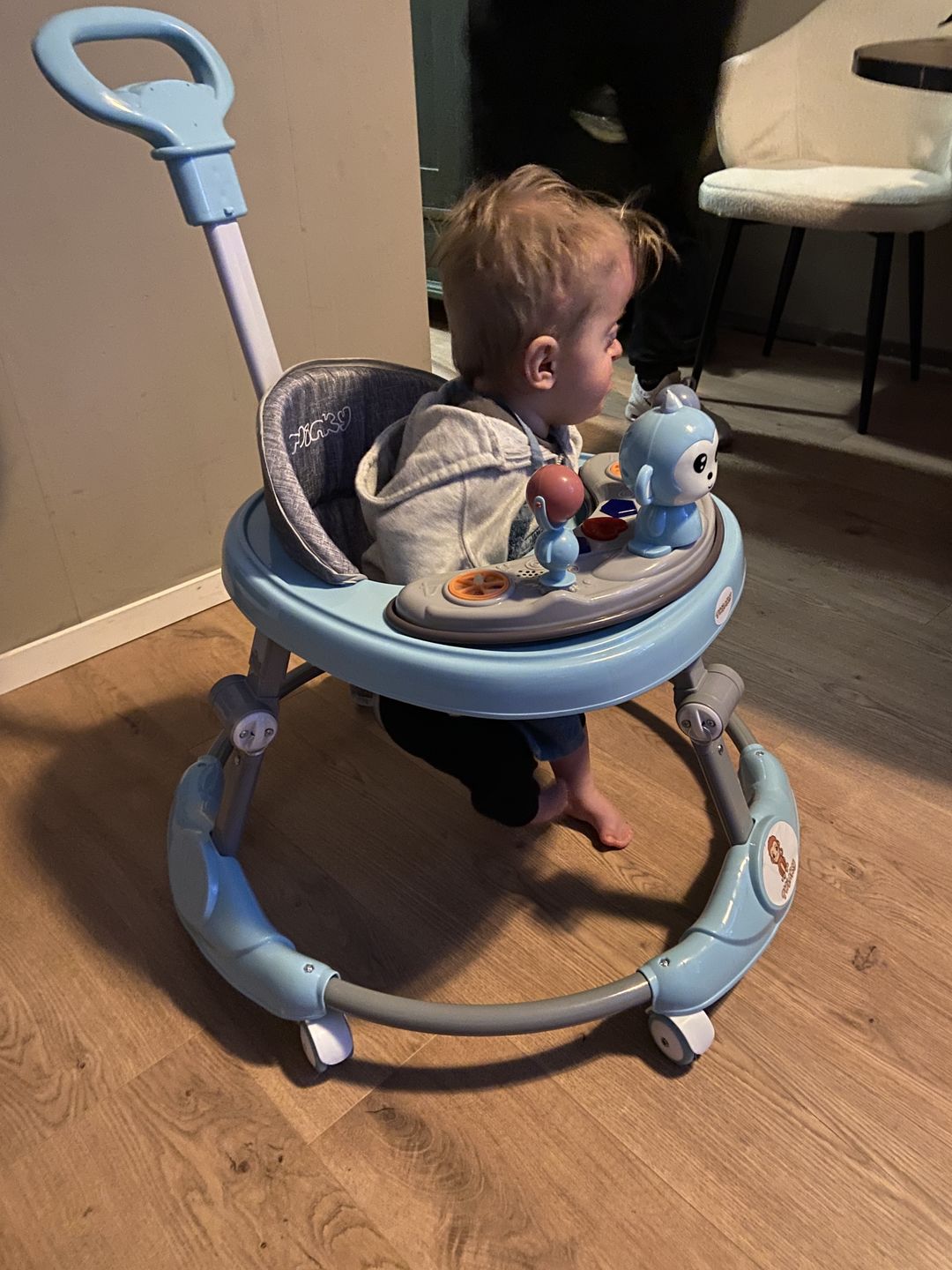 Customer photo review of Twinky Loopstoel Baby - Blauw
