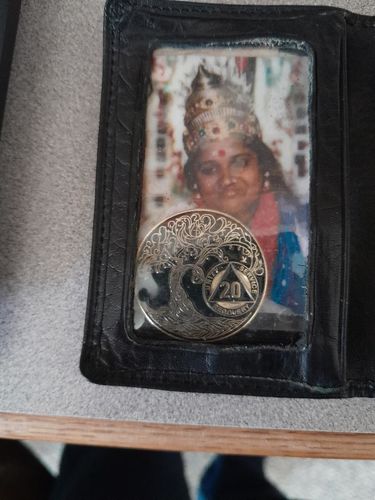 Customer photo review of 1 to 65 Year Sobriety Mint Twisted Tree of Life Gold Plated AA Recovery Medallion/Chip/Coin - Black