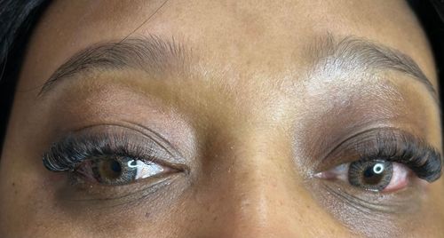 Customer photo review of Bomb Glue-1s Fast Drying Extremely Strong Lash Adhesive-Activity