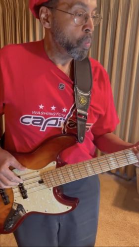 Customer photo review of CFG - 'ZERO-GRAVITY' Strap for Guitar & Bass
