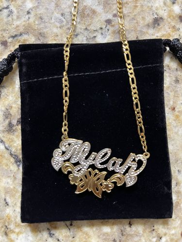 Customer photo review of Double Plated New Beginnings Name Necklace with Figaro Chain