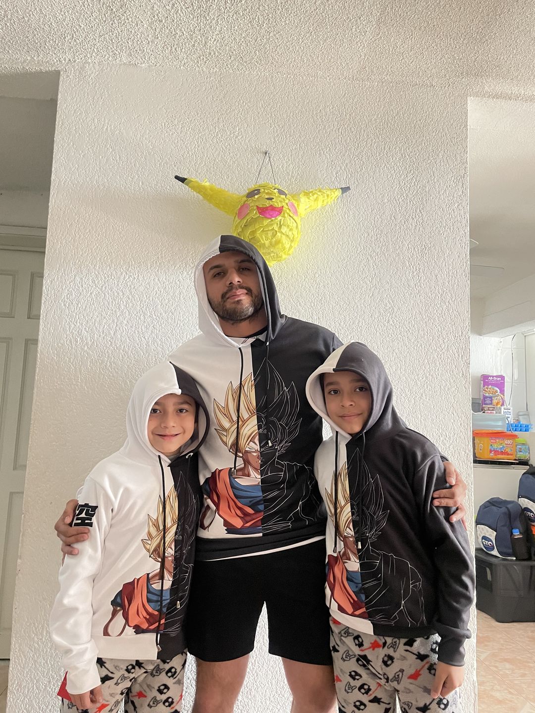 Customer photo review of Sudadera Dragon Ball Goku Blanco y Negro