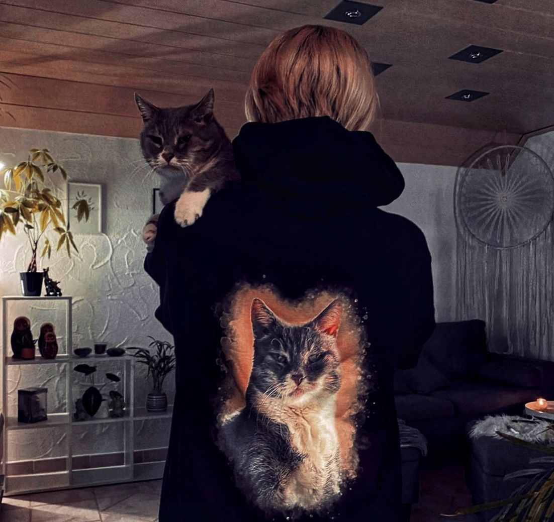 Customer photo review of Hoodie mit Wasserfarbenportrait | personalisierbar