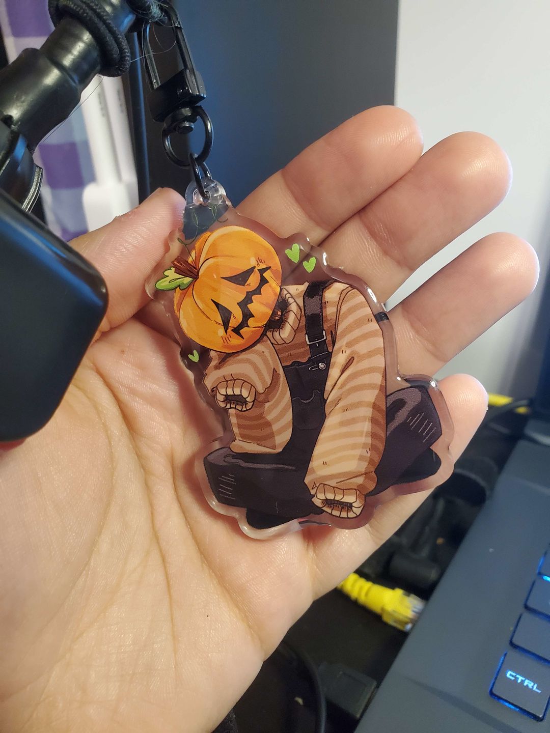 Customer photo review of Autumn Pumpkin Head Keychain!