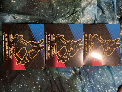 Customer photo review of Pokémon Crown Zenith Elite Trainer Box (Pre-Order)