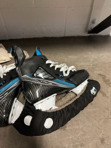 Customer photo review of True TF9 Senior Hockey Skates