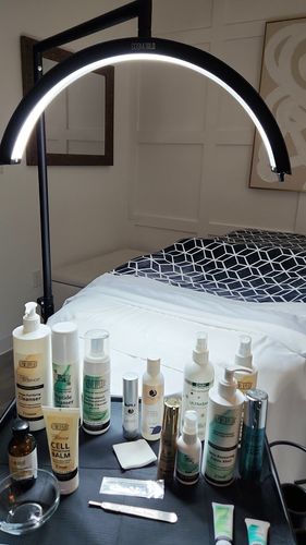 Customer photo review of CosmoGlo Original Light Bundle + Phone Clip