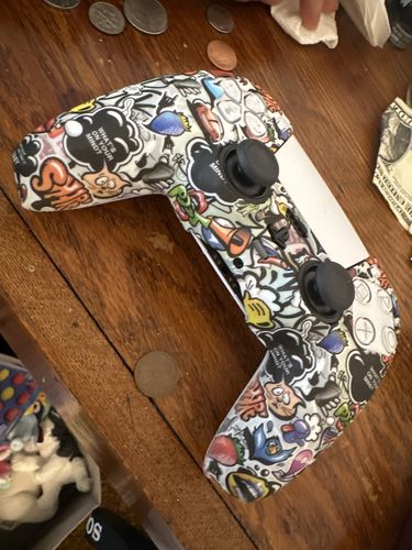 Customer photo review of Mental Graffiti - PS5 Controller Skin