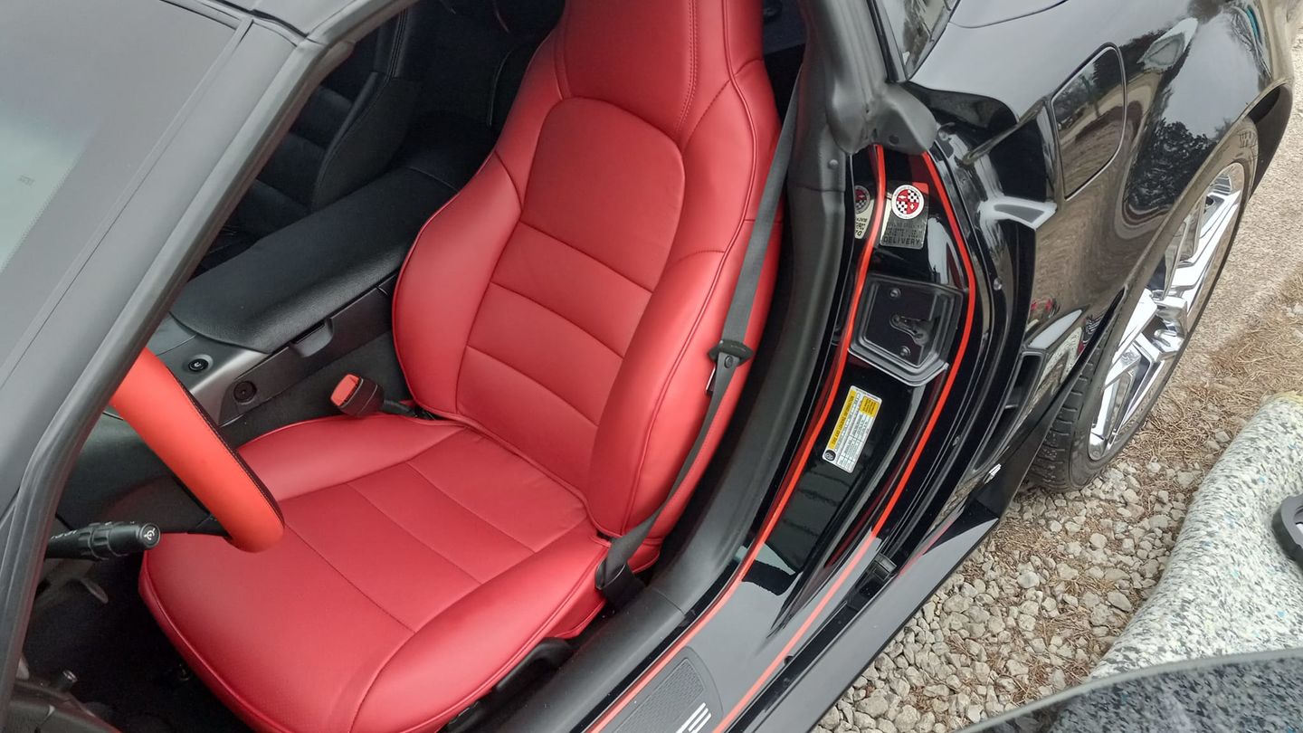 Customer photo review of 2005-13 Corvette C6 Custom Leather Seat Covers