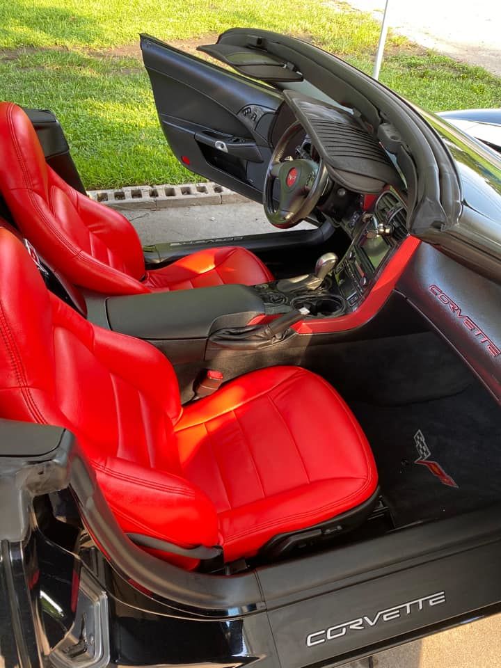 Customer photo review of 2005-13 Corvette C6 Custom Leather Seat Covers