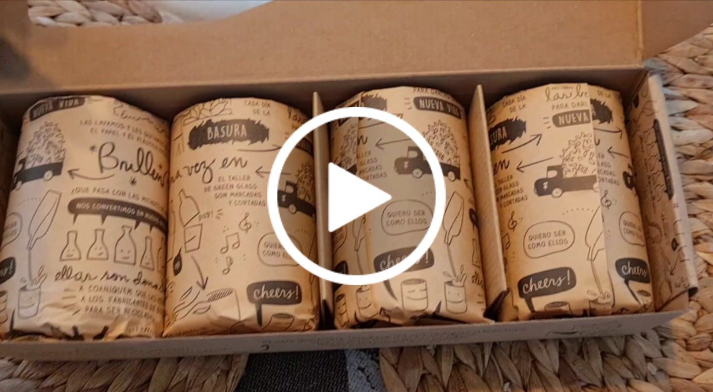 Customer video review of Om Glass Juego de 4 Vasos