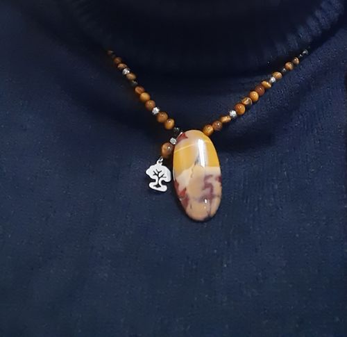 Customer photo review of COLLIER PENDENTIF MOKAITE ET OEIL DE TIGRE CONFIANCE EN SOI