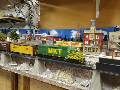 Customer photo review of Athearn ATHG71825 HO Genesis GP38-2 w/DCC & Sound, MKT #320