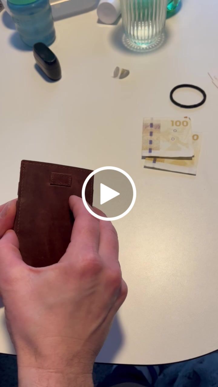 Customer video review of Cavare Magic Wallet Card Sleeves
