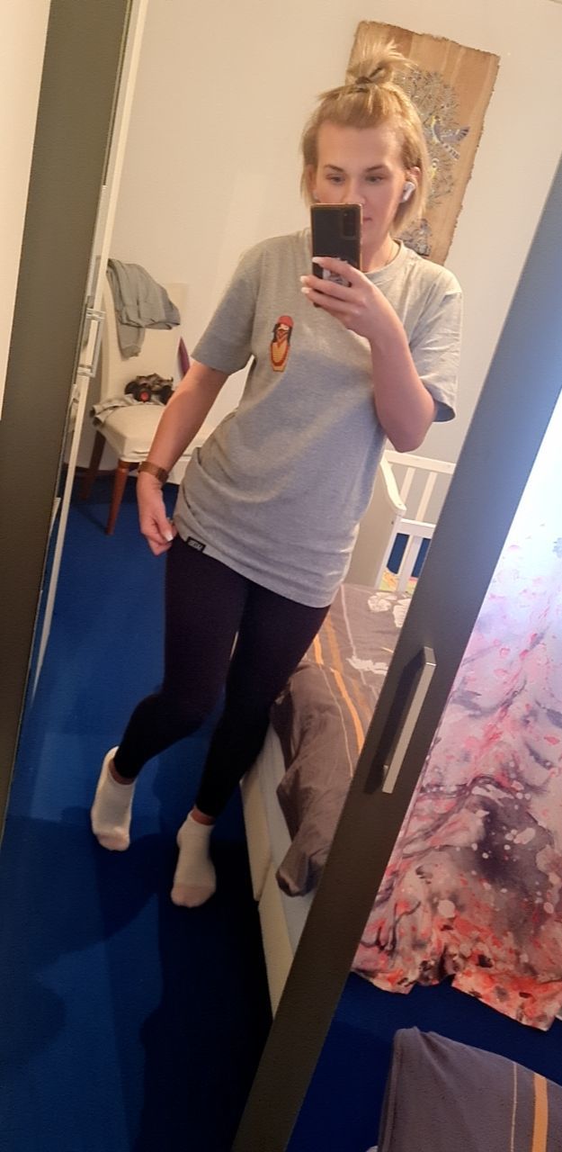 Customer photo review of Matryoshka Damen Oversized T-Shirt grau by SAEBIS®