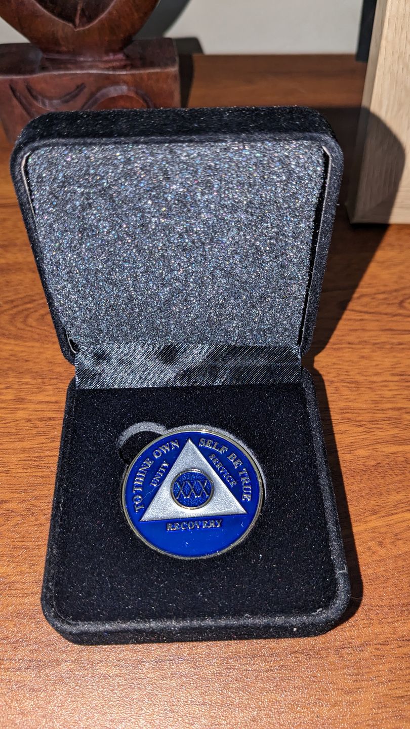 Customer photo review of 34mm Standard Size AA Medallion Velvet Box - Specialty Chip/Coin/Token Holder