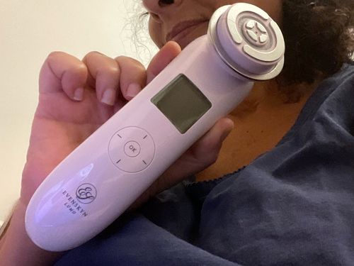 Customer photo review of EvenSkyn® Lumo: Premium Anti-Aging & Skin Tightening Handset