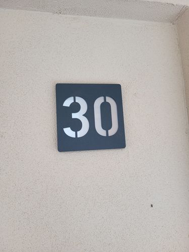 Customer photo review of Numero civico modello Stencil Square