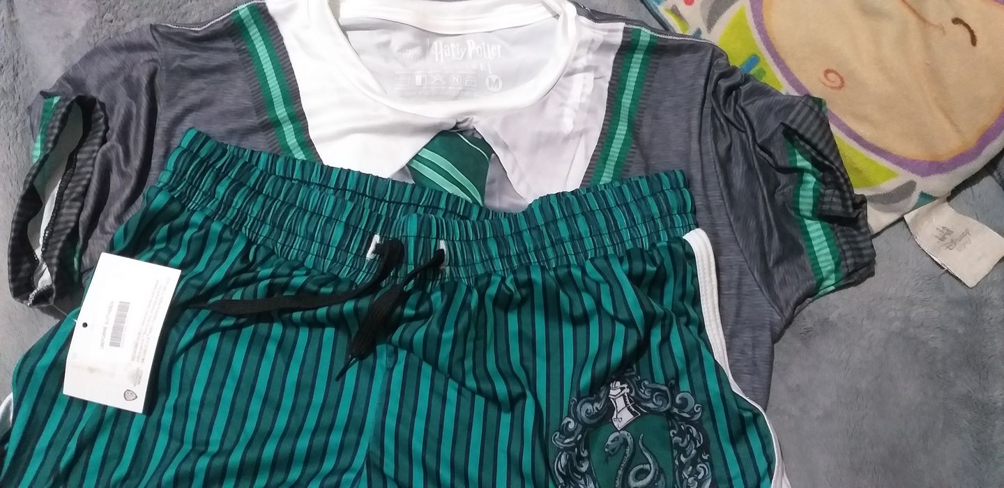 Customer photo review of Conjunto Harry Potter Uniformes Hogwarts