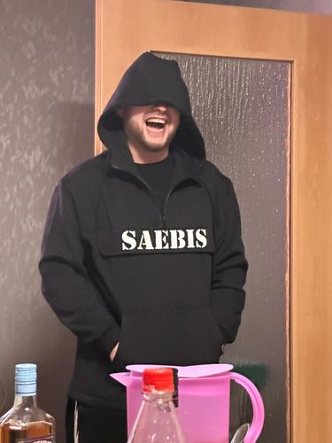 Customer photo review of SAEBIS® Classic Herren Hoodie mit Bauch- & Brusttasche schwarz