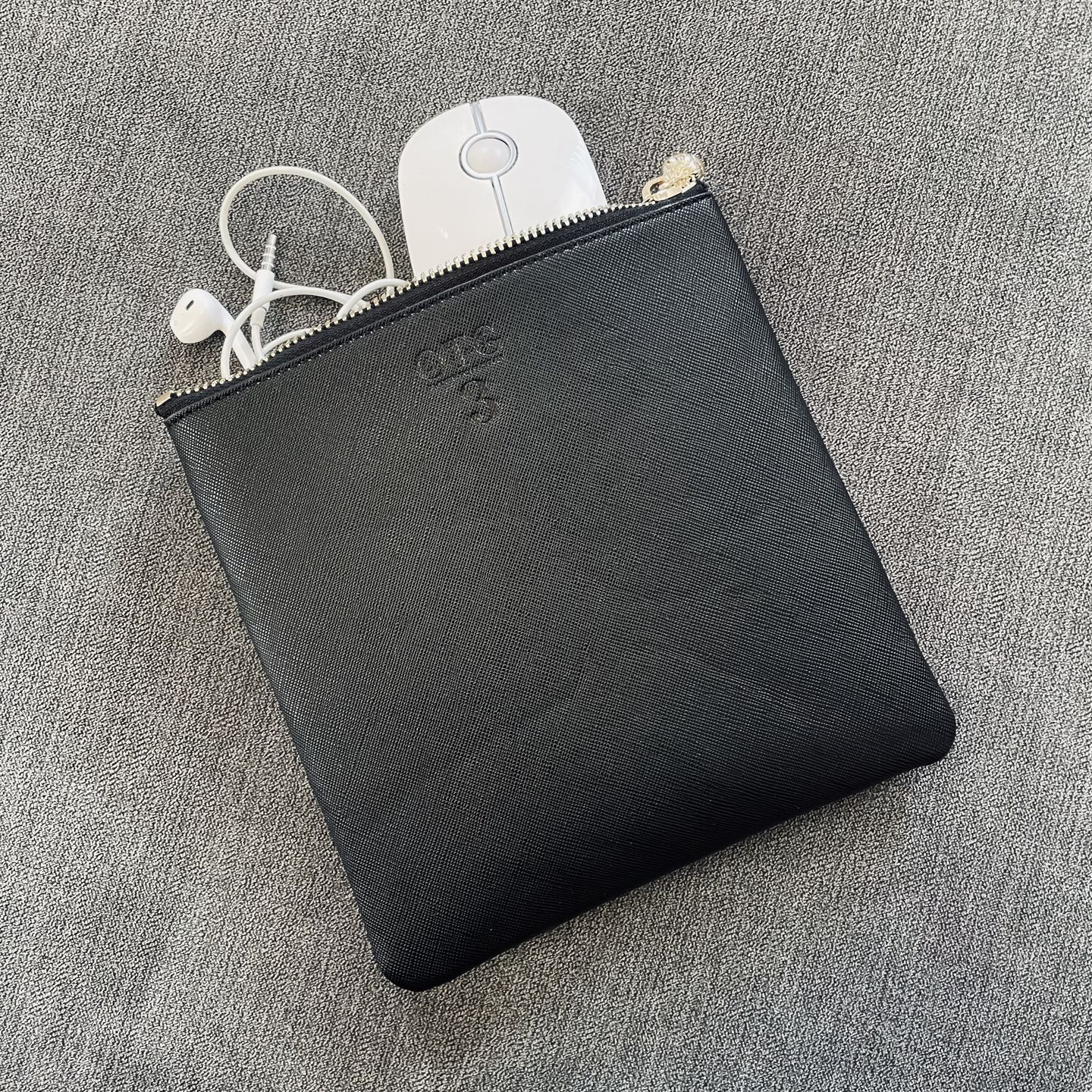 Customer photo review of {O}verly {O}rganized Bag Club